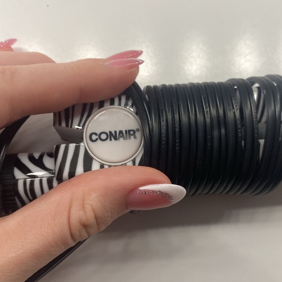 BRAND NEW NEVER USED hair straightener, - Picture 2 of 5